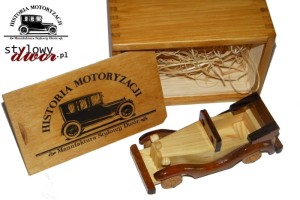 Automobil Kabriolet 15cm - samochód z drewna - model HM4