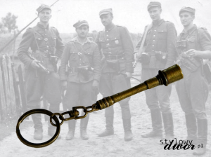Brelok z niemieckim zaczepnym granatem trzonkowym wz.24 - antyczne złoto